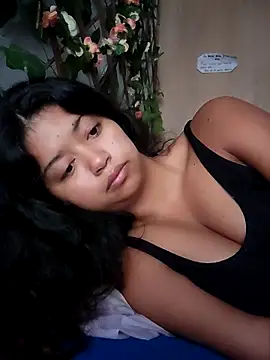 Peach Girll online show from 11.05.25