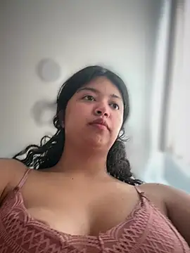 Peach Girll online show from 05.13.26