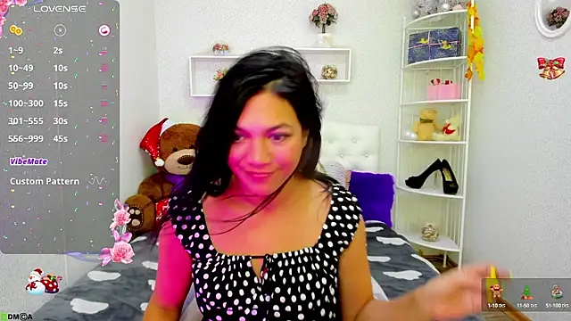 Mollywell online show from 12.09.24