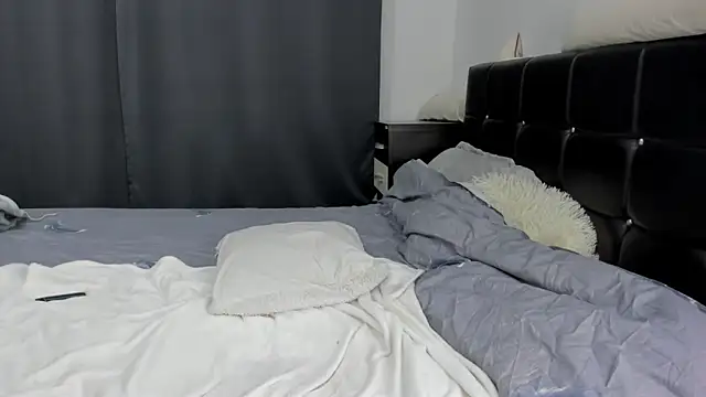 AryanaxXx online show from 11.24.25