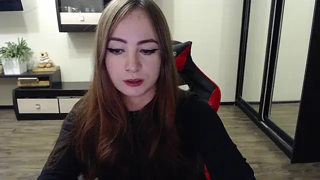 Laralianna online show from 09.17.25