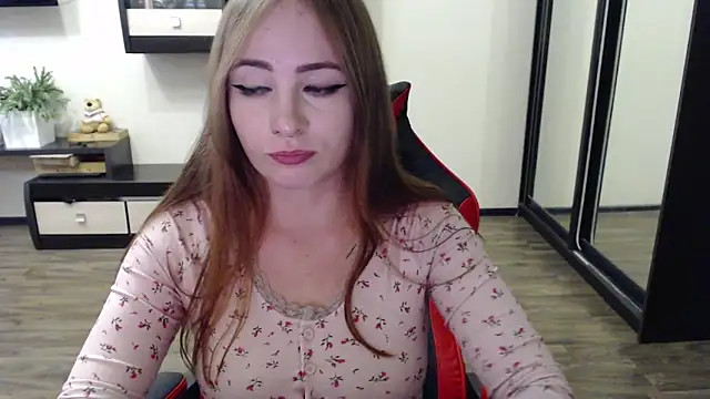 Laralianna online show from 09.19.25