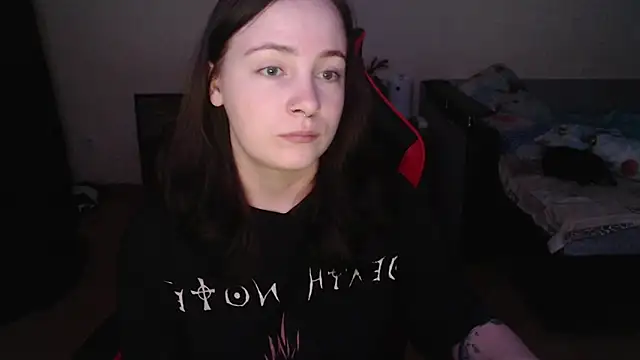 Laralianna online show from 12.15.25