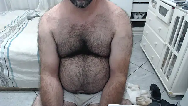 Snapshot of MysterBearMG chatting on 04.28.26 MysterBearMG online show from 04.28.26