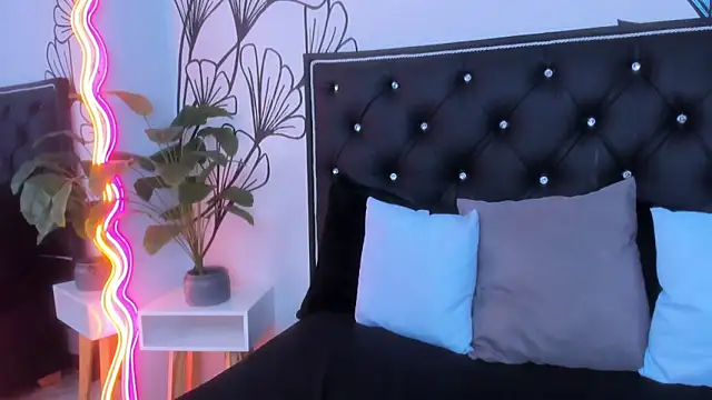 Sweet Ariadna  online show from 03.18.26