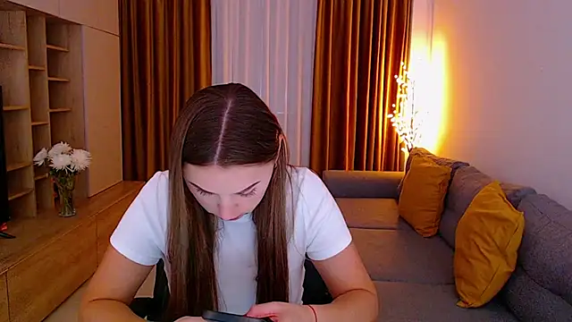 Snapshot of _Mia_Adams chatting on 10.08.25 Mia Adams online show from 10.08.25