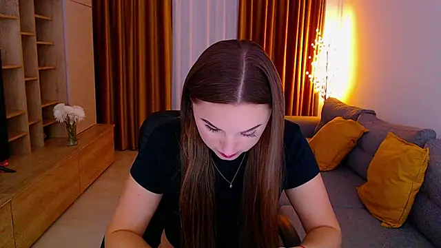 Snapshot of _Mia_Adams chatting on 10.14.25 Mia Adams online show from 10.14.25