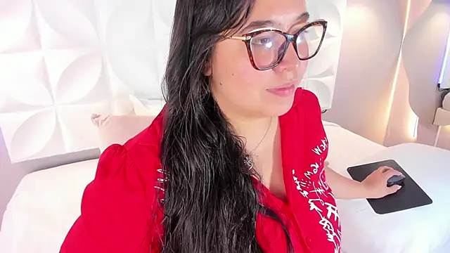 Snapshot of Dulce_26_ chatting on 02.12.25 Dulce 26 online show from 02.12.25