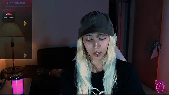 Saucy Jenn online show from 12.07.24