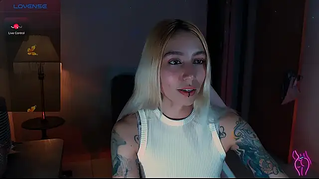 Saucy Jenn online show from 12.08.24