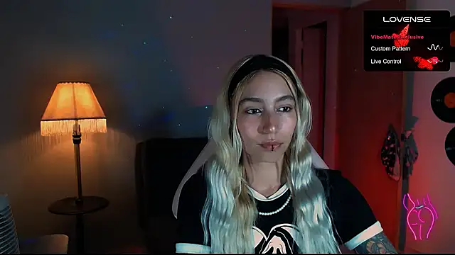 Saucy Jenn online show from 01.10.25