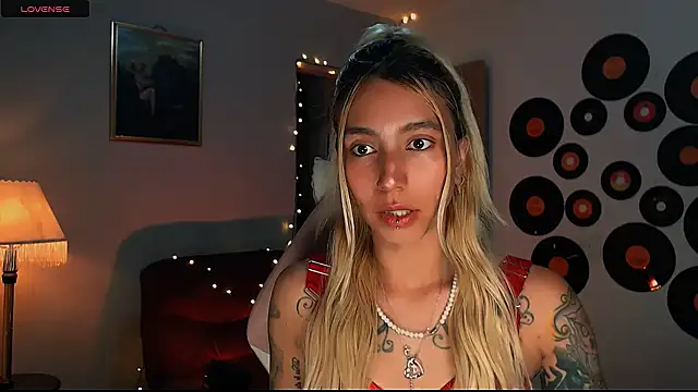 Saucy Jenn online show from 02.23.25