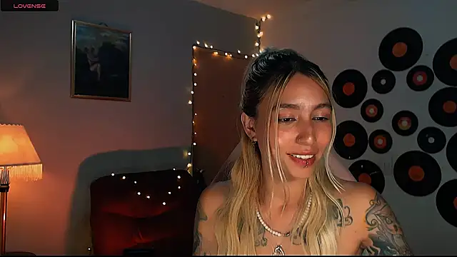 Saucy Jenn online show from 02.23.25