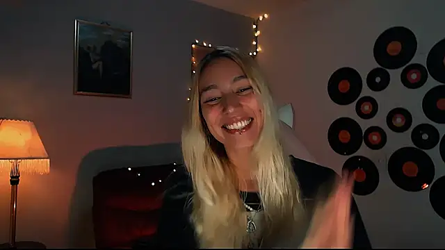 Saucy Jenn online show from 02.23.25