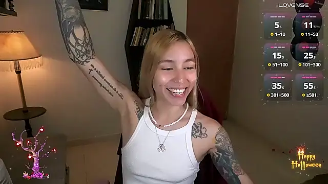 Saucy Jenn online show from 10.31.25