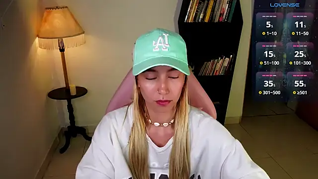 Saucy Jenn online show from 01.09.26