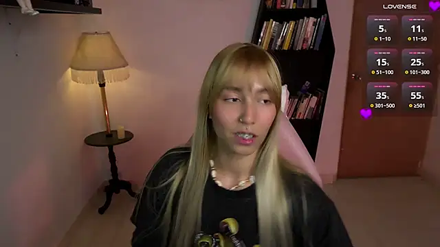 Saucy Jenn online show from 02.06.26