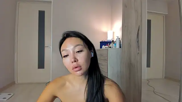 Snapshot of keiko_hot chatting on 06.15.26 keiko hot online show from 06.15.26