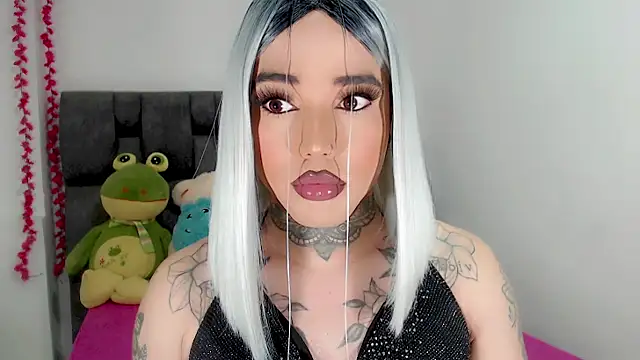 Snapshot of little_star_porn chatting on 10.22.25 little star porn online show from 10.22.25