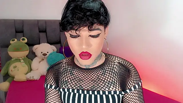 Snapshot of little_star_porn chatting on 10.23.25 little star porn online show from 10.23.25