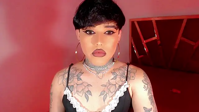 Snapshot of little_star_porn chatting on 10.27.25 little star porn online show from 10.27.25