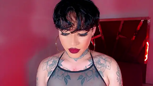 Snapshot of little_star_porn chatting on 10.30.25 little star porn online show from 10.30.25