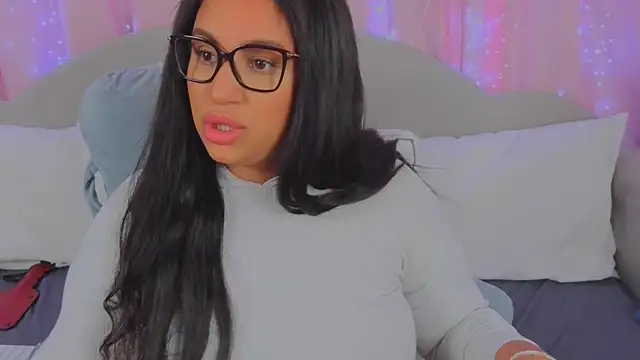 MeghanXO online show from 12.18.24