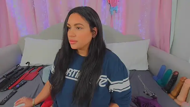 MeghanXO online show from 12.27.24