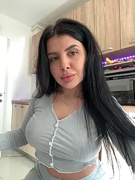 Snapshot of Scarlett-Dream chatting on 04.24.26 Scarlett-Dream online show from 04.24.26