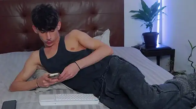 DanielCrush1 online show from 02.22.25