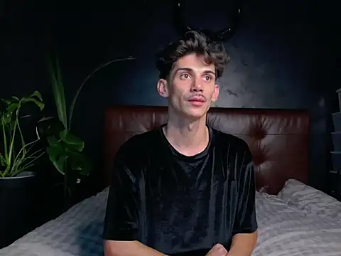 DanielCrush1 online show from 10.04.25