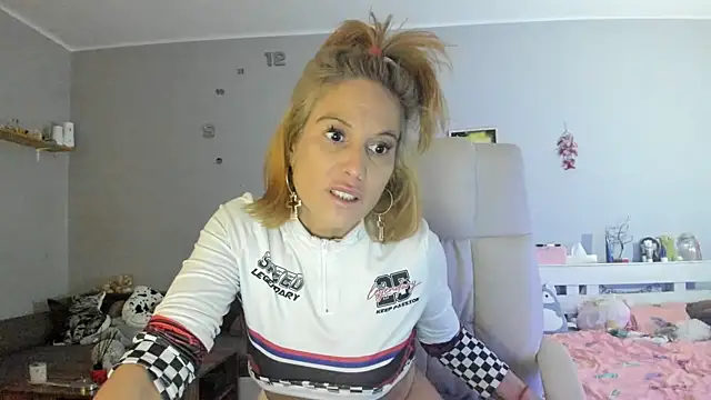 Snapshot of Orchideaxx chatting on 03.10.25 Orchideaxx online show from 03.10.25