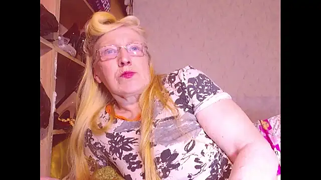 MadamBombShell online show from 02.08.25