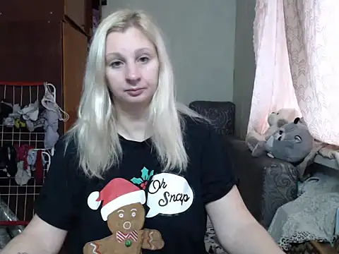 Snapshot of BustyBlond chatting on 12.24.24 BustyBlond online show from 12.24.24