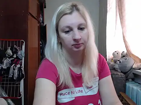 Snapshot of BustyBlond chatting on 01.03.25 BustyBlond online show from 01.03.25