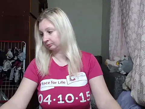 Snapshot of BustyBlond chatting on 01.03.25 BustyBlond online show from 01.03.25