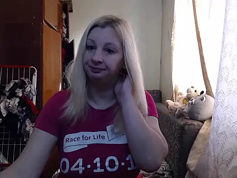 Snapshot of BustyBlond chatting on 01.05.25 BustyBlond online show from 01.05.25