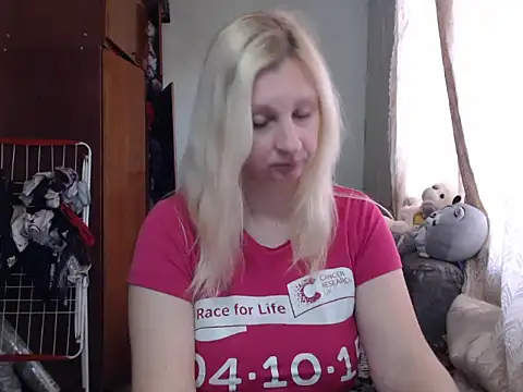 Snapshot of BustyBlond chatting on 01.05.25 BustyBlond online show from 01.05.25
