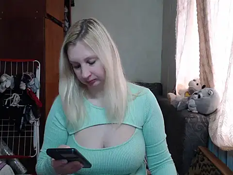 Snapshot of BustyBlond chatting on 01.06.25 BustyBlond online show from 01.06.25