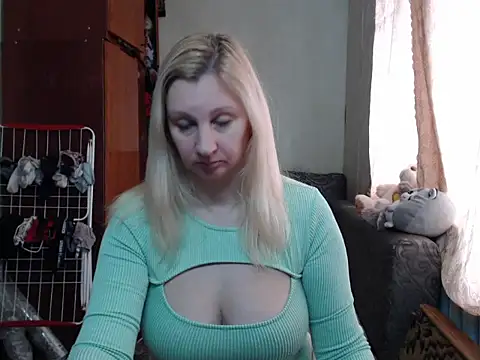 Snapshot of BustyBlond chatting on 01.07.25 BustyBlond online show from 01.07.25