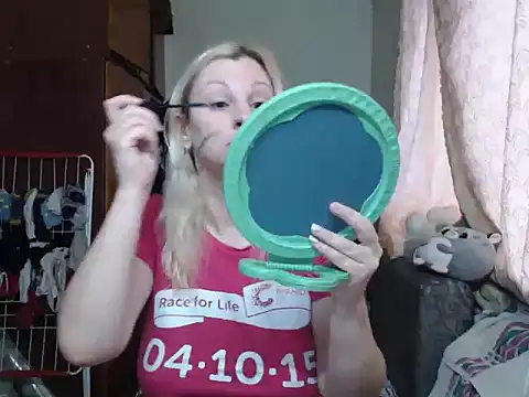 Snapshot of BustyBlond chatting on 01.11.25 BustyBlond online show from 01.11.25