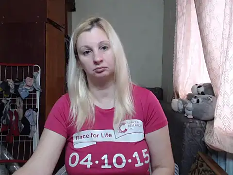Snapshot of BustyBlond chatting on 01.13.25 BustyBlond online show from 01.13.25