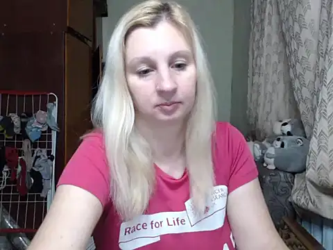 Snapshot of BustyBlond chatting on 01.13.25 BustyBlond online show from 01.13.25