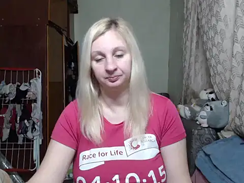 Snapshot of BustyBlond chatting on 01.14.25 BustyBlond online show from 01.14.25