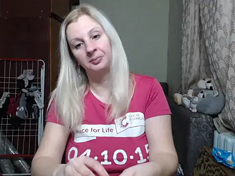 Snapshot of BustyBlond chatting on 01.19.25 BustyBlond online show from 01.19.25