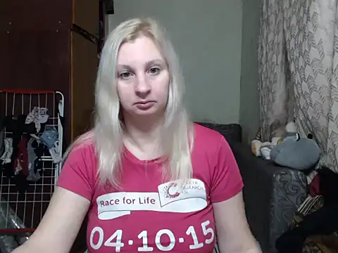Snapshot of BustyBlond chatting on 01.20.25 BustyBlond online show from 01.20.25