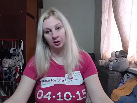 Snapshot of BustyBlond chatting on 01.23.25 BustyBlond online show from 01.23.25
