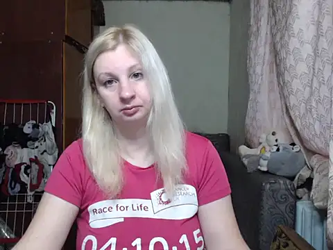 Snapshot of BustyBlond chatting on 01.24.25 BustyBlond online show from 01.24.25