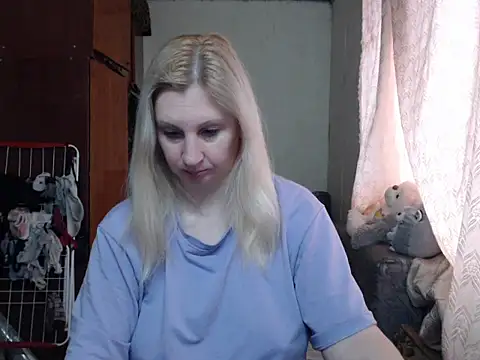 Snapshot of BustyBlond chatting on 01.25.25 BustyBlond online show from 01.25.25