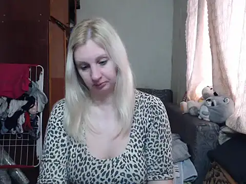 Snapshot of BustyBlond chatting on 01.29.25 BustyBlond online show from 01.29.25
